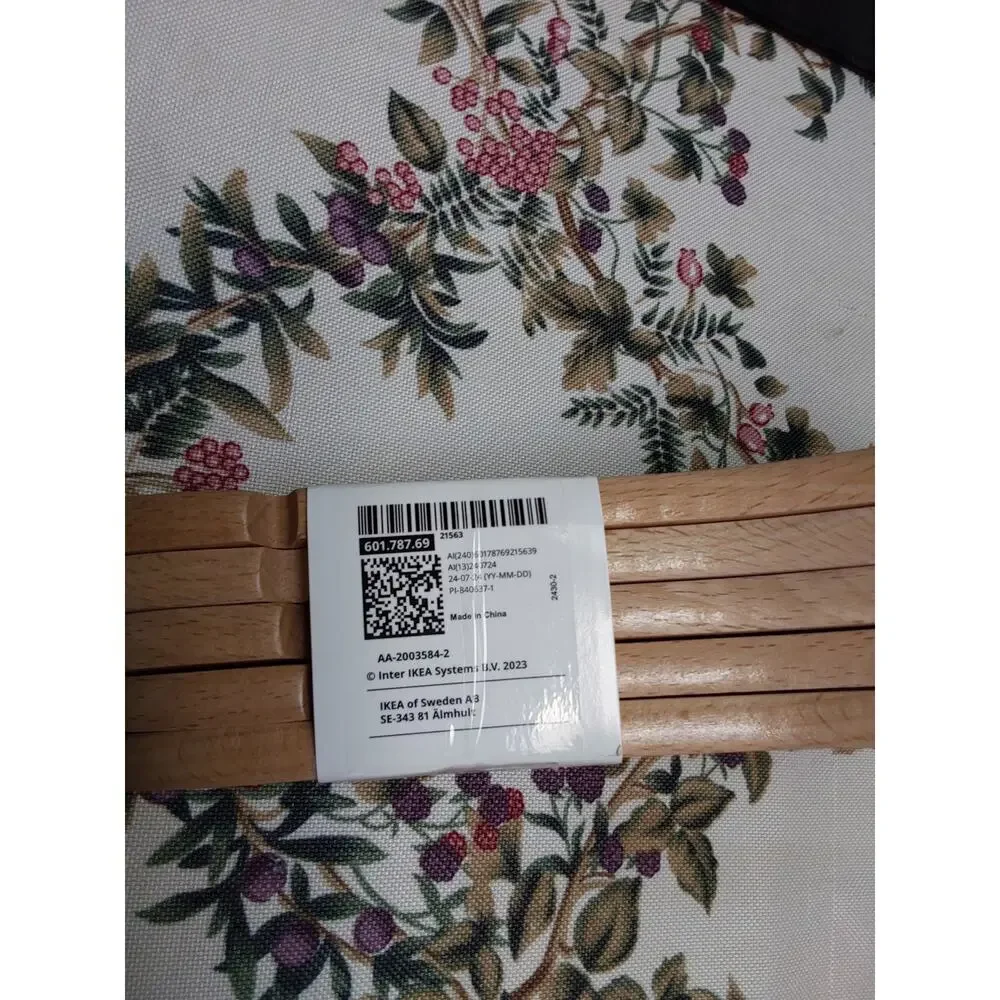 Set of 5 Wooden Hangers by Ikea New package 13